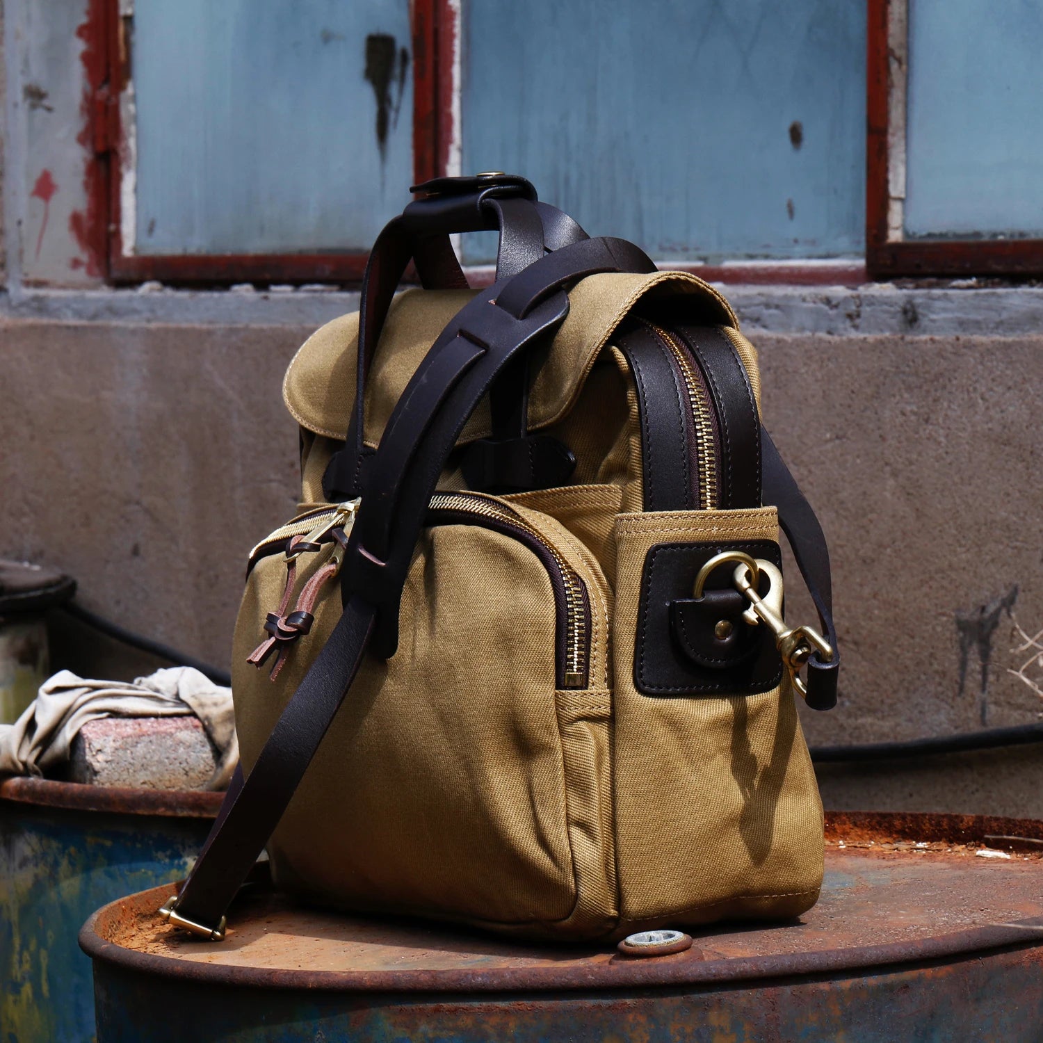 Tailor Brando 70258 American Heavy Canvas Bag Size 39*34*9cm Saddle Leather Shoulder Strap Business Computer Bag